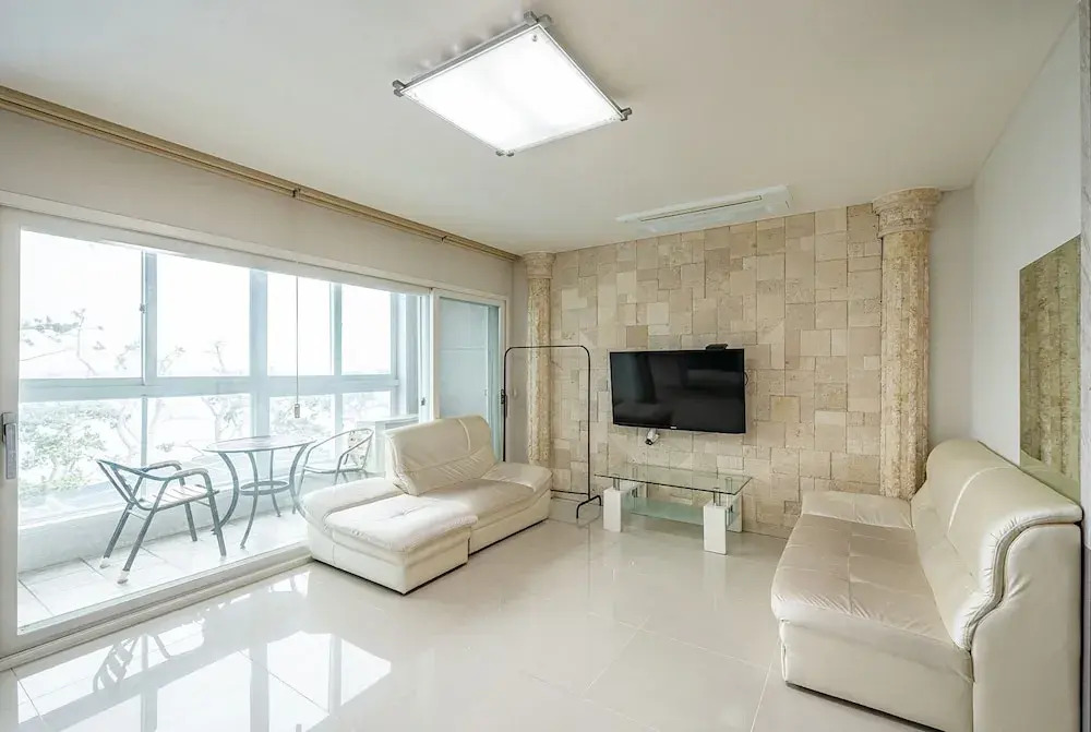 Pohang Pinewave Sea & Spa Pension