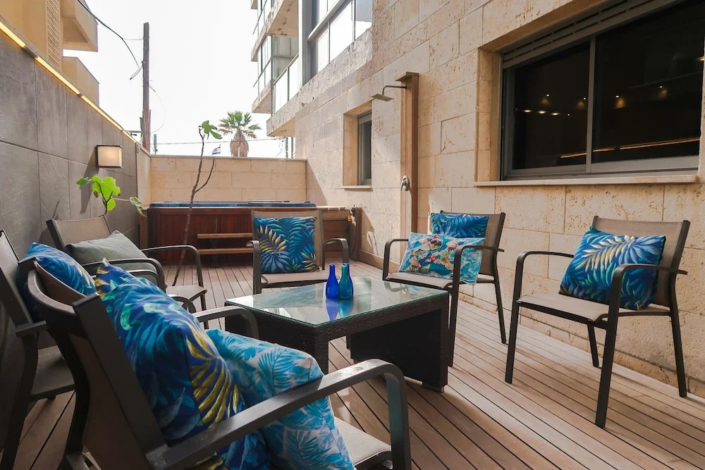 FeelHome Israel - Graffiti Beach House