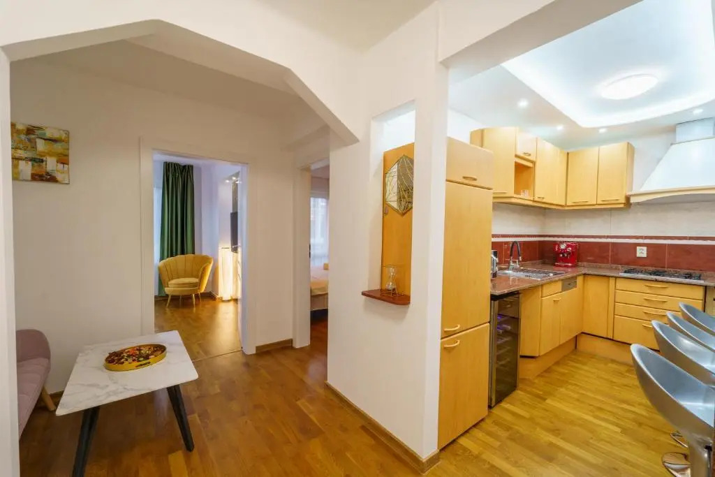 Main square 5 star luxury apartment with view