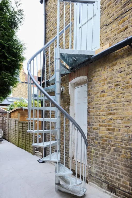 The Earlsfield Flat
