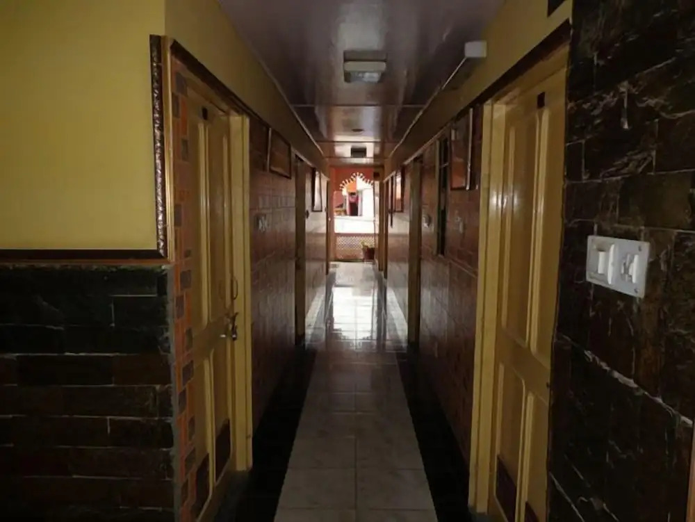 Royal Aashiyana Palace Hotel