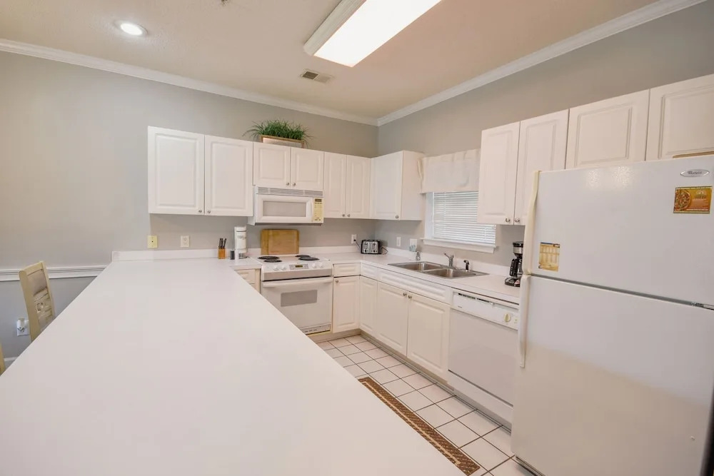 4827 Orchid Way Unit 204 2 Bedroom Condo by Redawning