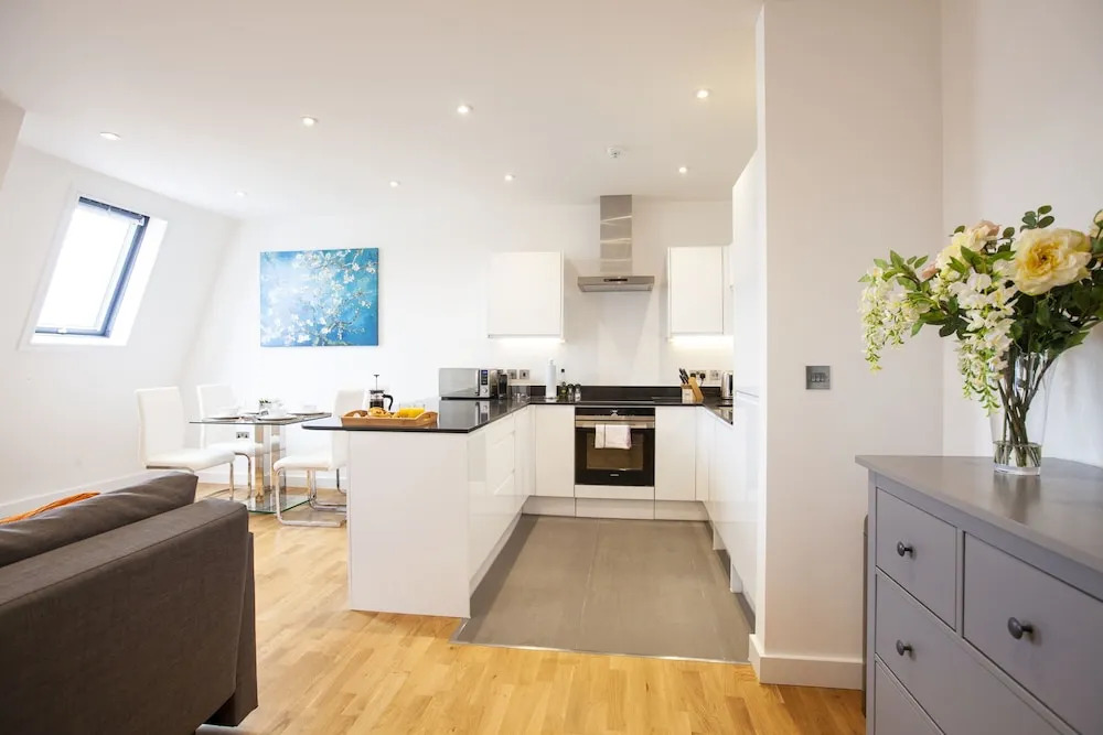 Alexandra Apartment