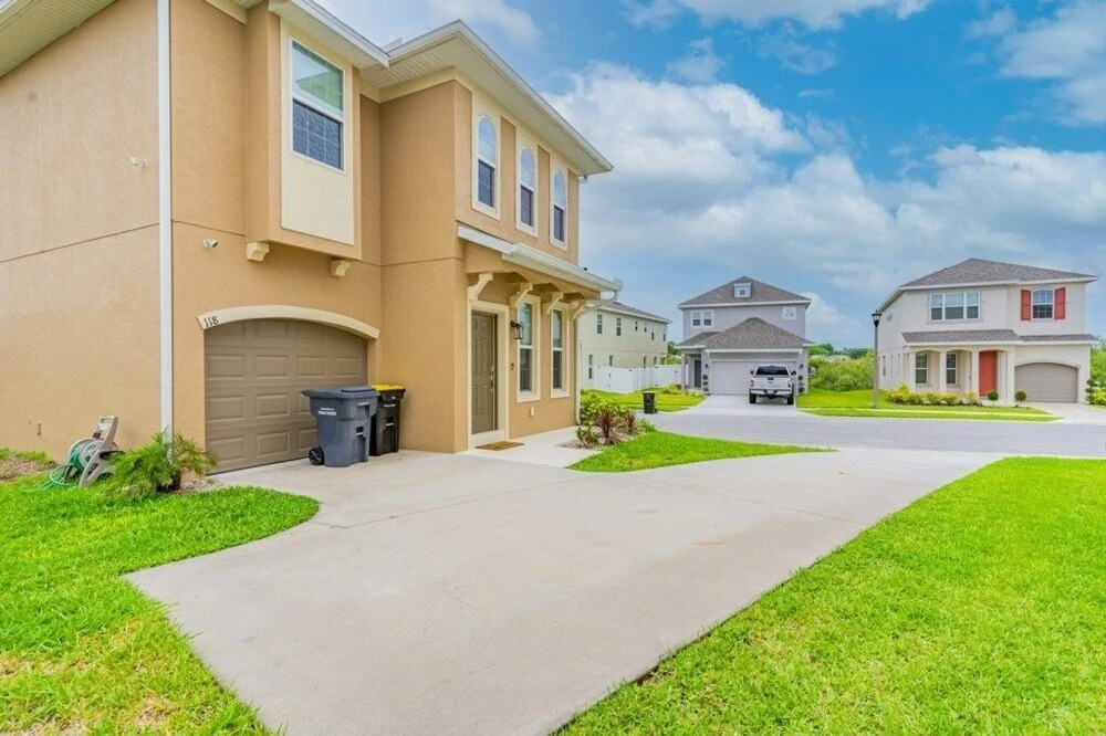 September Special!! Family-friendly Pool Home, Brand New Pool & Spa, Free Wifi, Bbq Grill, Gated!! 6 Bedroom Home, Davenport