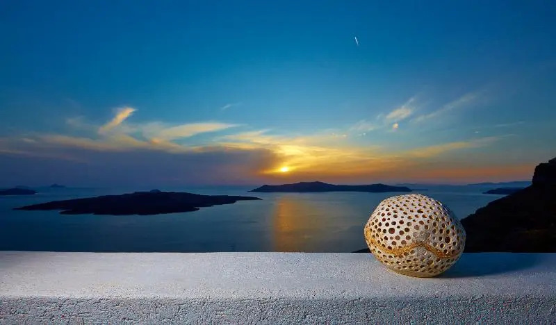 Caldera Cliff Illusion