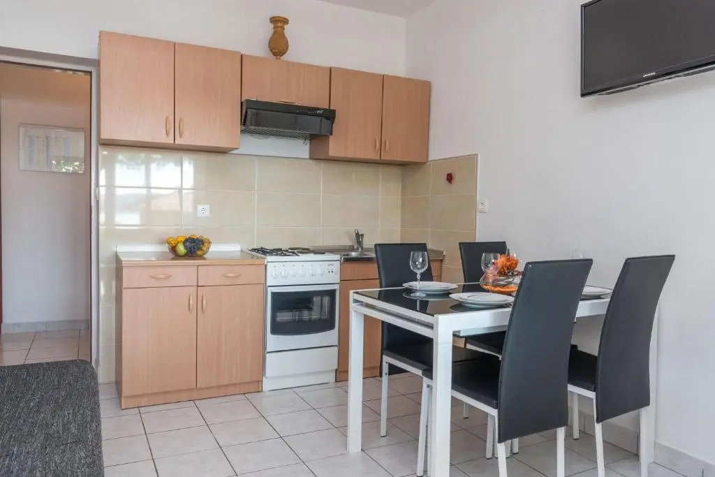 Apartments Vin - 40 m from sea