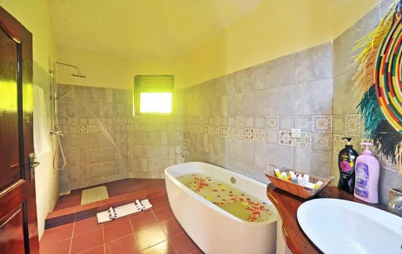 Uganda Lodge