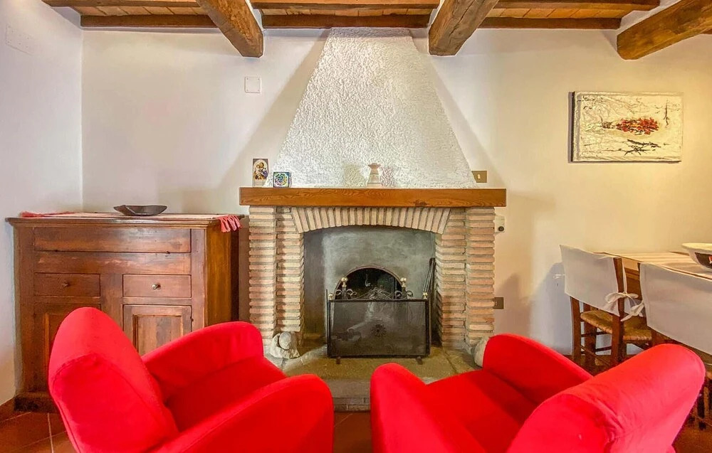 Beautiful Home In Caprese Michelangelo