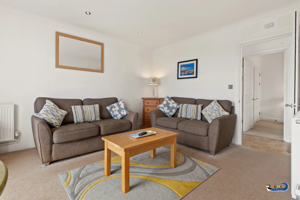Surf Deck - Lovely Apartment Spectacular Coastal Views Short Walk to Beach