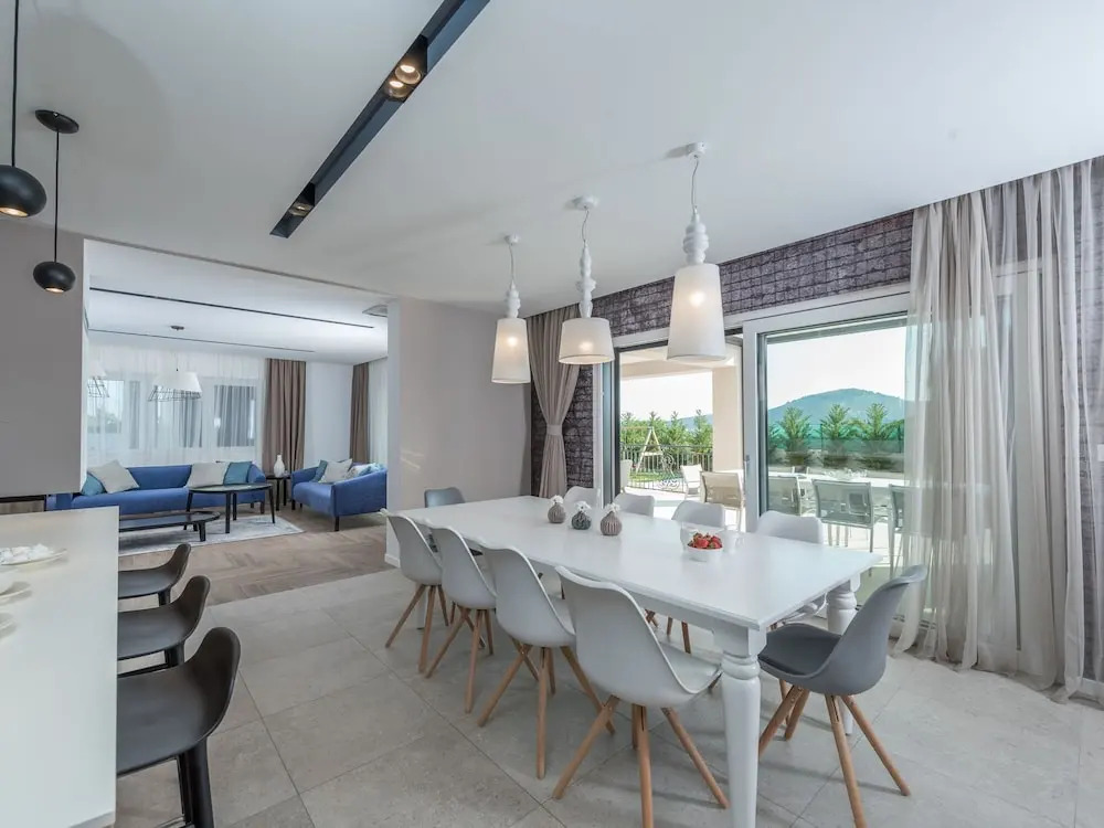 Fancy Villa in Gorica With Wellness Centre & Artistic Interiors