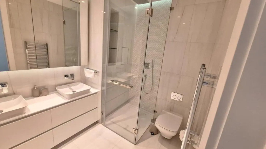 Phaedrus Living Del Mar Suite 311