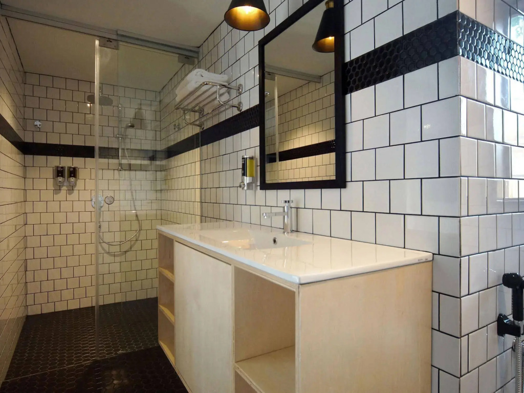 Container Hotel