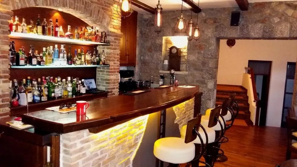 Erochos Suites Hotel