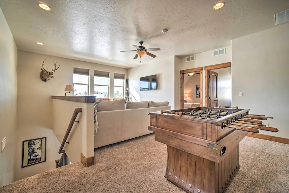 McCall Home + Hot Tub ~ 2 Mi to Payette Lake