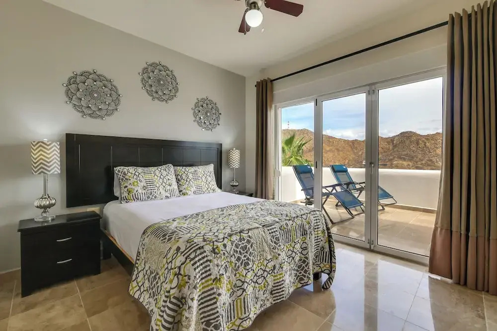 Chic Cabo Condo - Walk to Marina & Downtown!