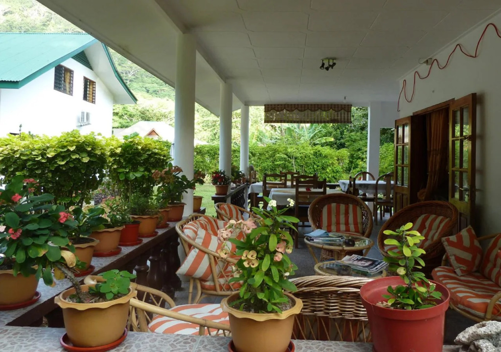 Tannette Villa