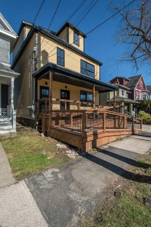 Spacious DAL & Downtown Apartments