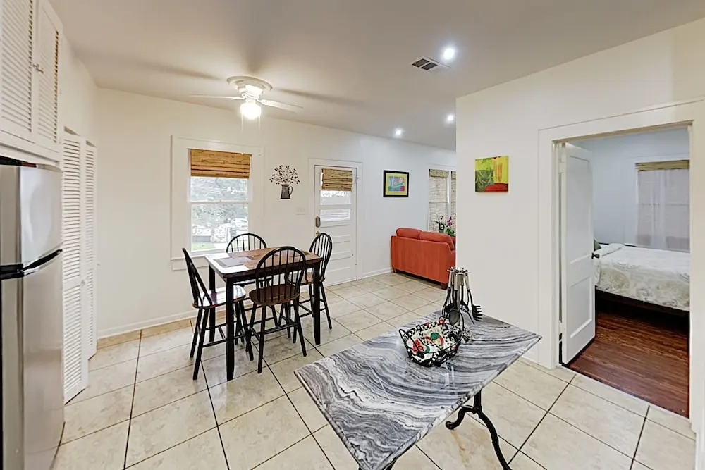 2BR Casa Travis Heights by RedAwning