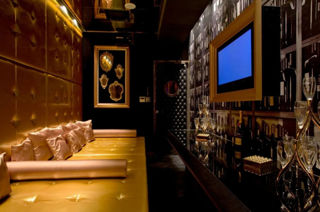 Luxtery Hotel