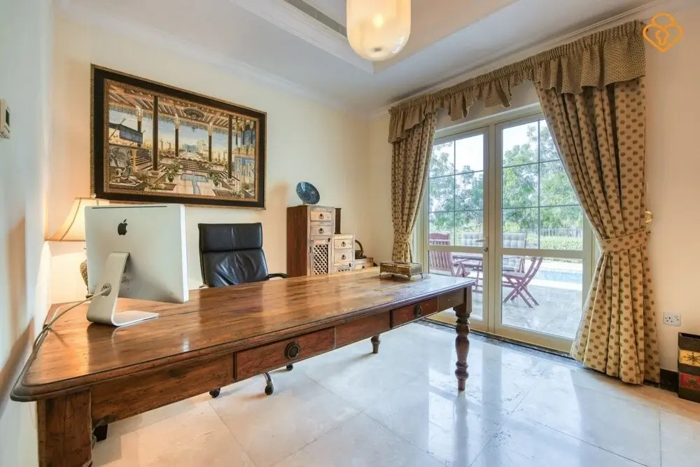 Beautiful Large 4 B/R Villa W/ Pool Jumeirah Island