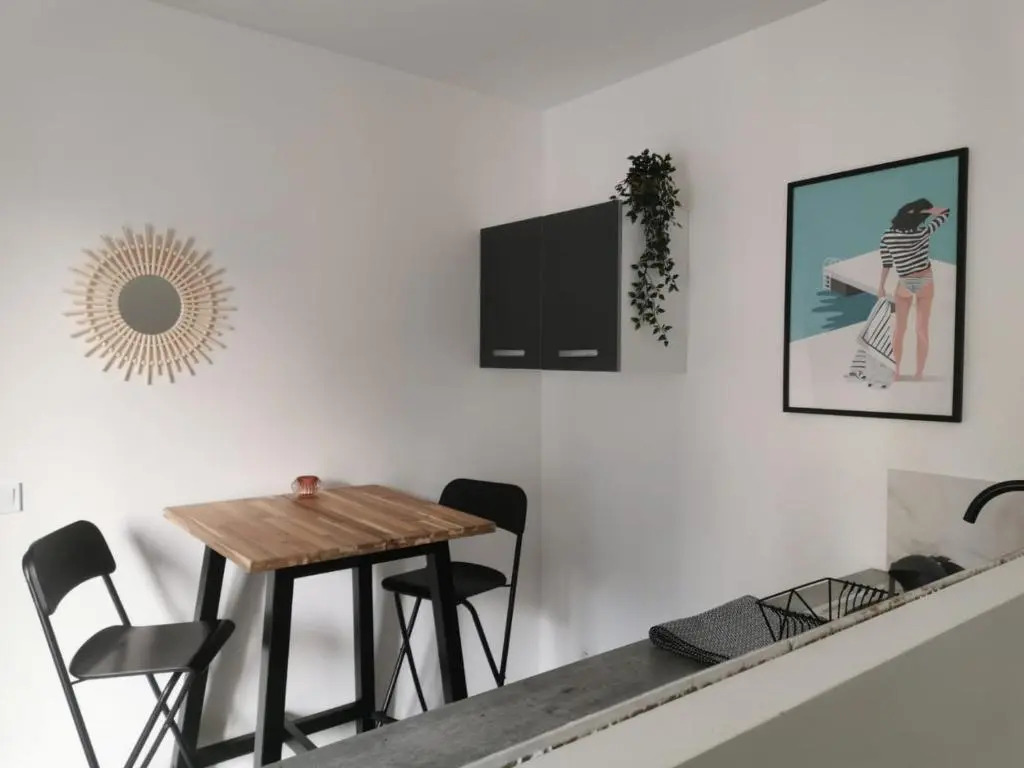 Studio cosy et rénové à 2 pas gare Reims Centre - Rue