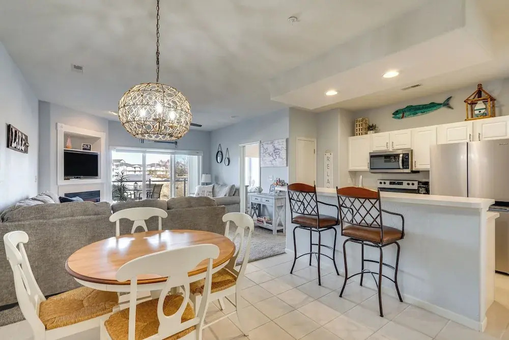 Lake Ozark Condo w/ Water Views & Pool Access!