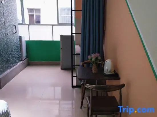 Yujian Apartment (Nanning Fuxing Food Street Dongfang Plaza)