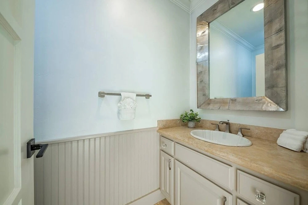 1185 Tamarack 4 Bedroom Home by RedAwning