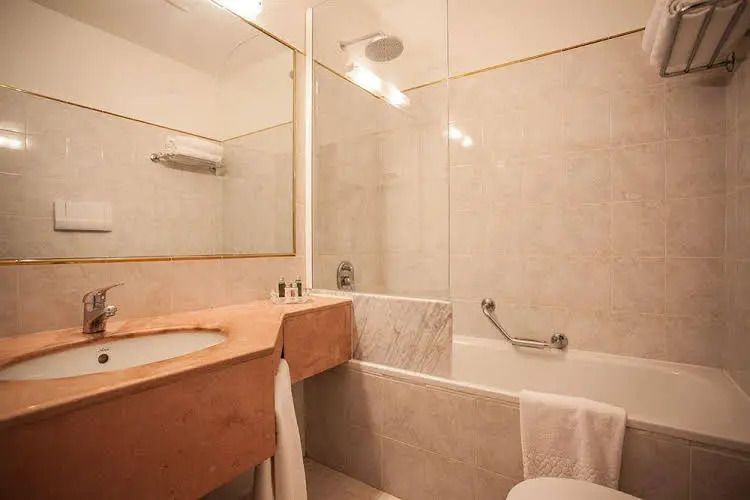 Gemini Hotel Casole d'Elsa