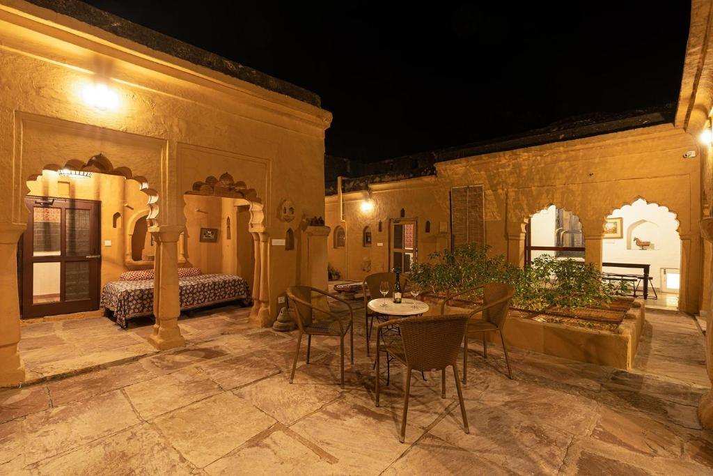 Stay Vista at Khohar Haveli 18th Century Palace with Modern Amenities