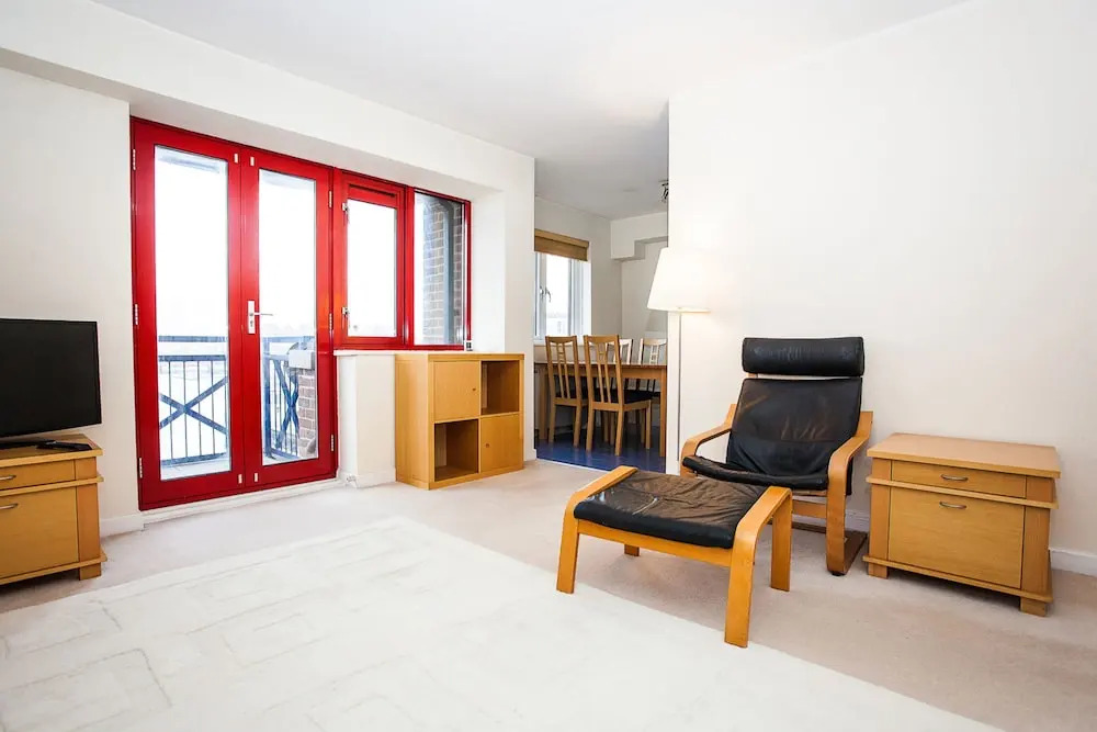 Quiet 3 Bedroom Apartment With Stunning Views