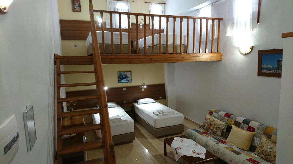 Eleni Rooms