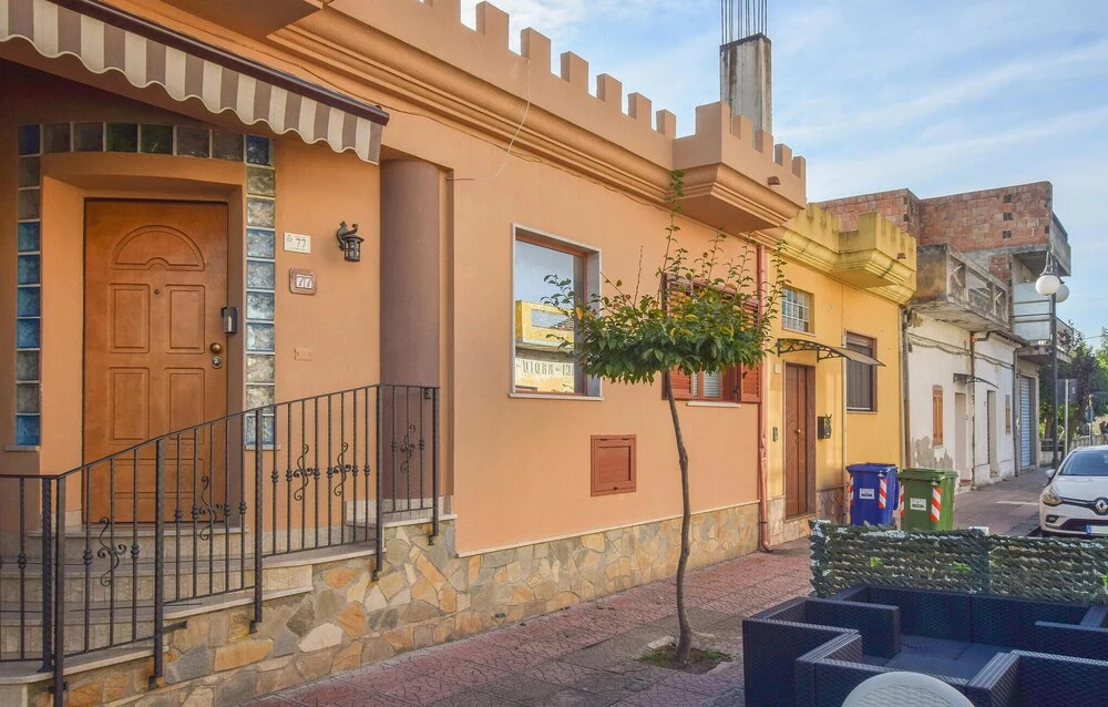 Nice Apartment in Limbadi With 1 Bedrooms and Wifi