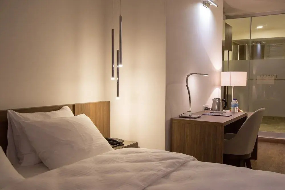 TN & CO Hotel