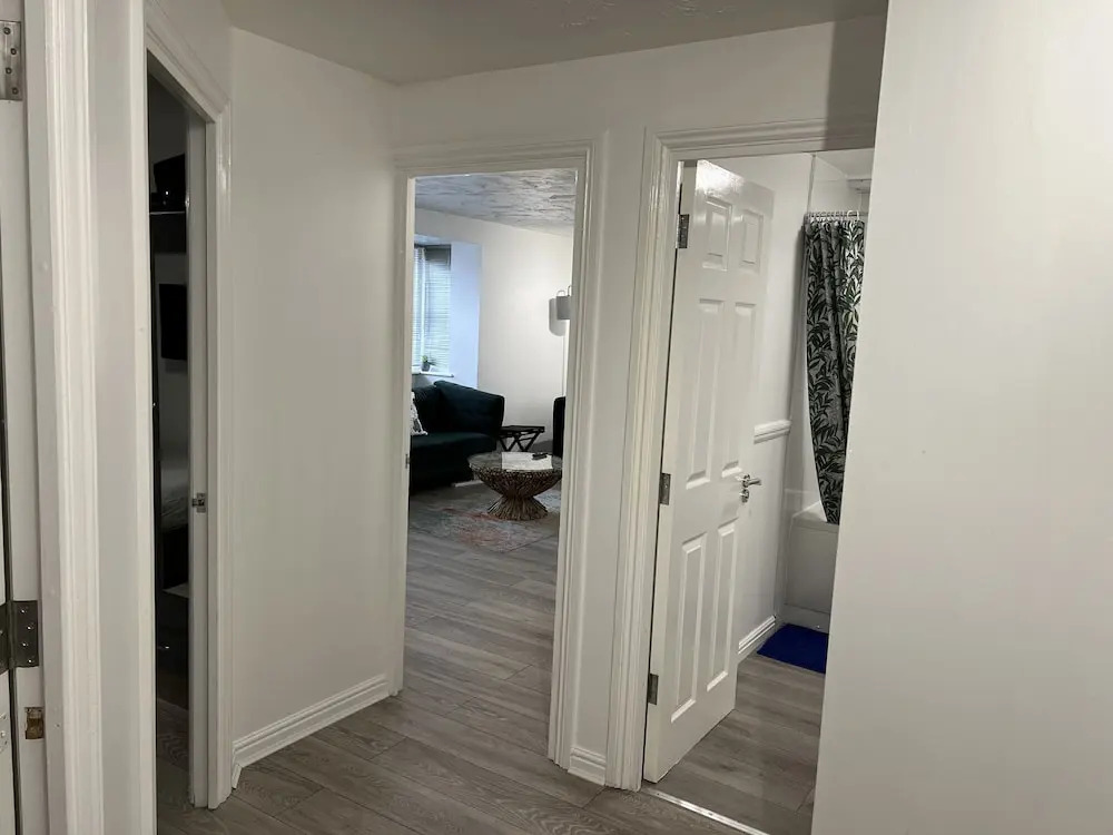Impeccable 2-bed Apartment in Erith