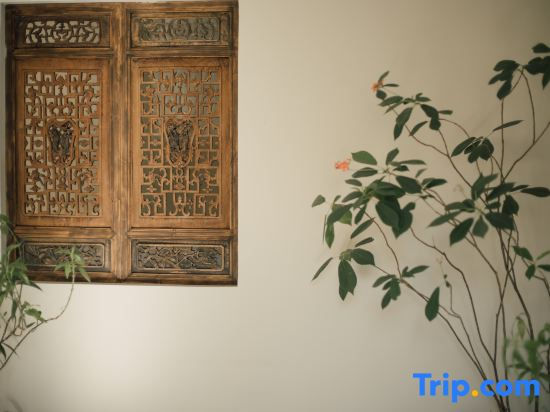 Ruoshuiju | Ancient City View, Listen to the Wind, Appreciate the Moon, Courtyard Holiday Villa