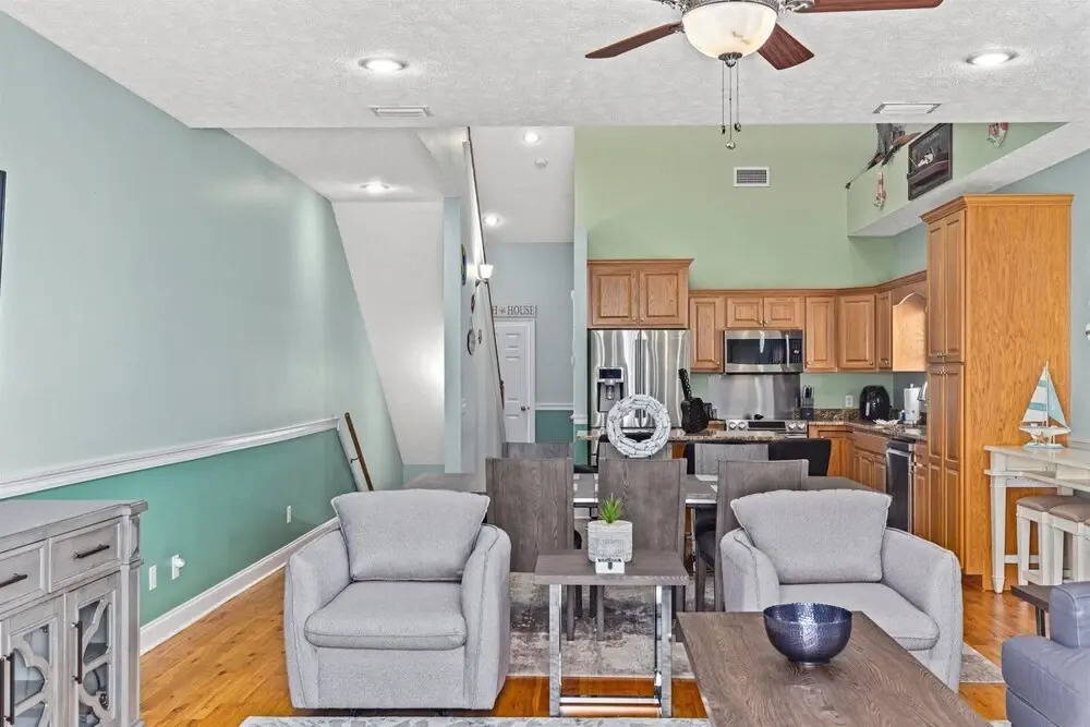 5405 Thomas Drive