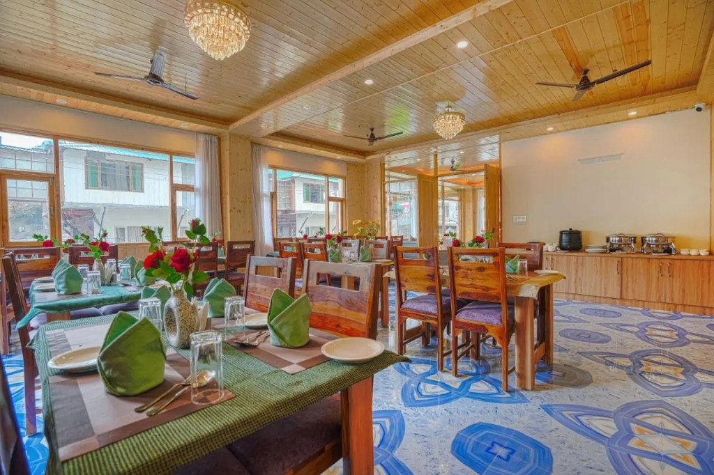 Hotel Divine Paradise Manali