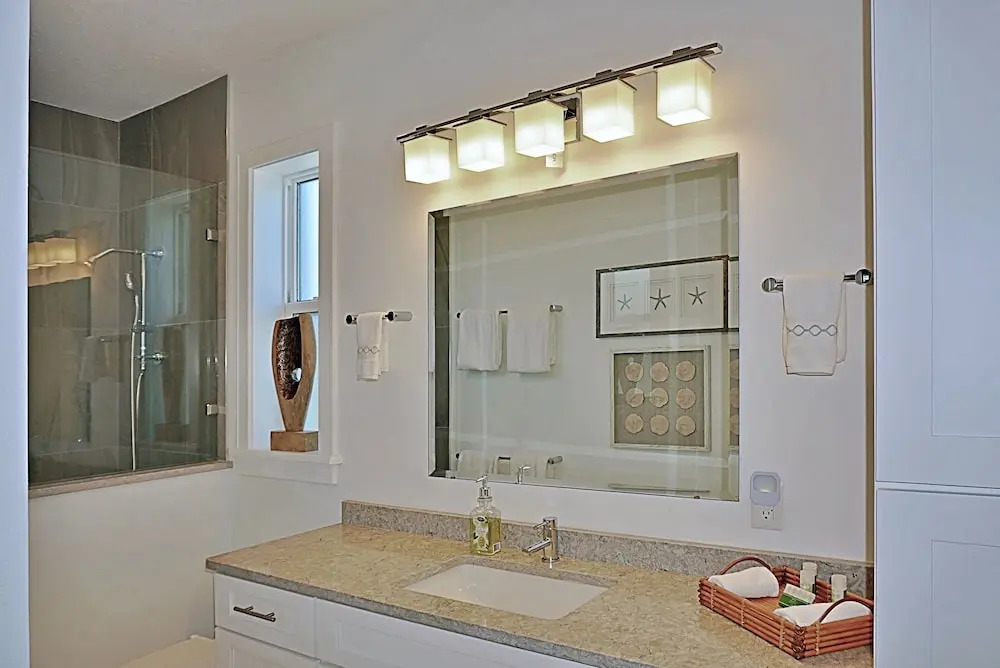 Pass-A-Grille Luxury Waterfront 612 by TechTravel