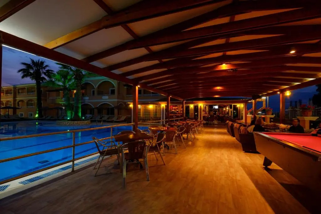 Lagoon Hotel & Apartments