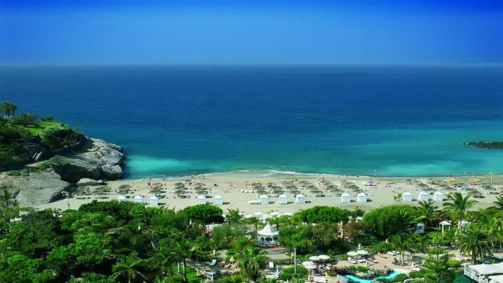 Las Americas 2 Bedroom Oceanview apartment
