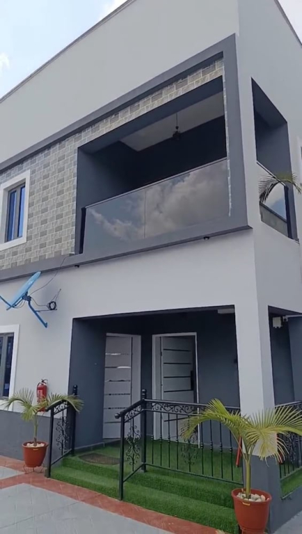 Dwellux Apartments