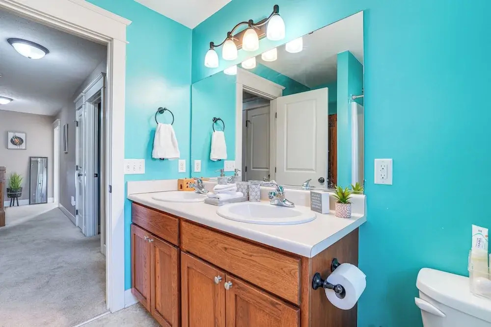 Charming Kalamazoo Home w/ Yard: 1 Mi to Downtown!