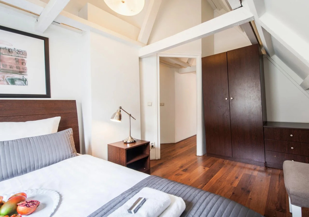 Rembrandtplein Apartment Suites