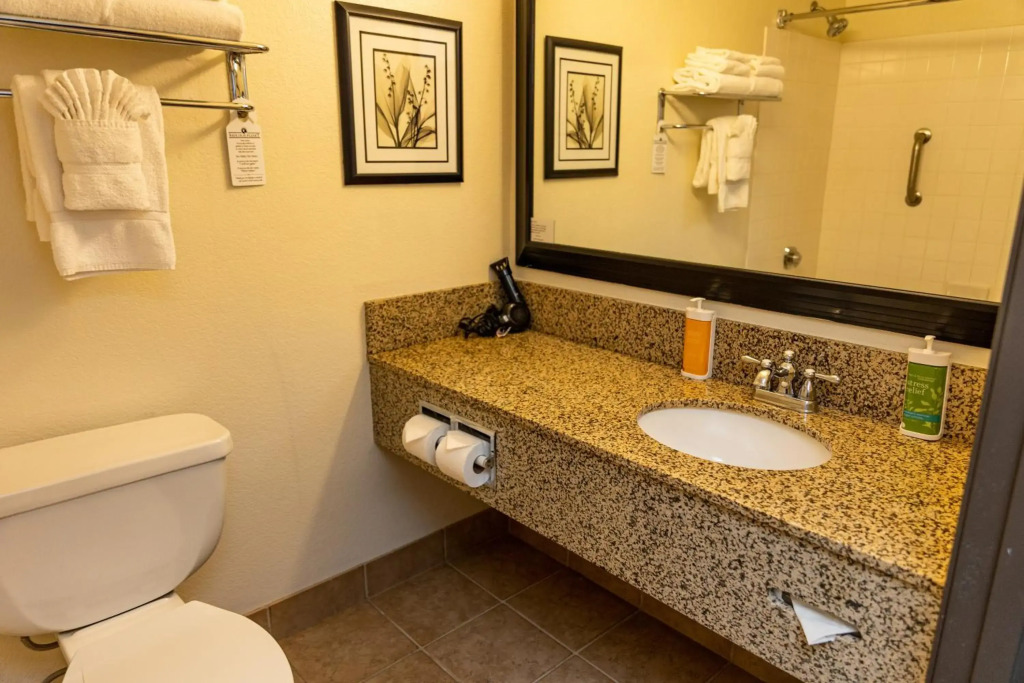 Lake Natoma Inn