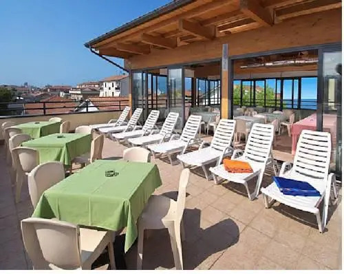 Ristorante Hotel Lucia - 100 mt dal mare