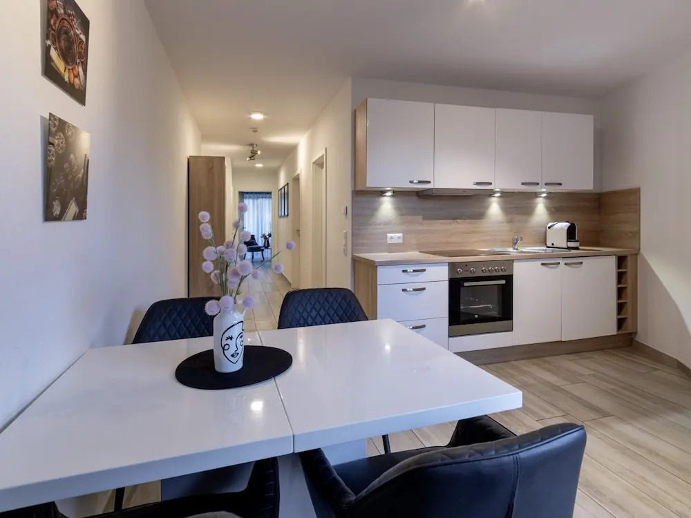 GLEUEL INN HOTEL - Serviced Apartments