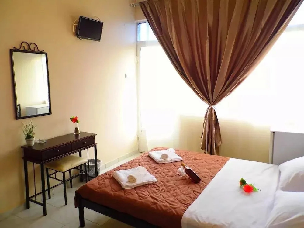 Golden Beach Hotel