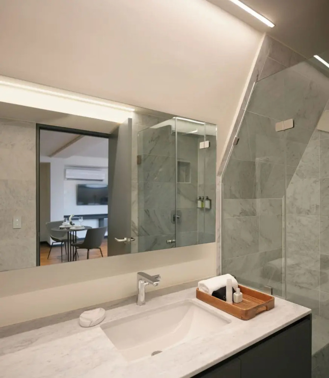 Amberes 64, an Ascend Collection Hotel
