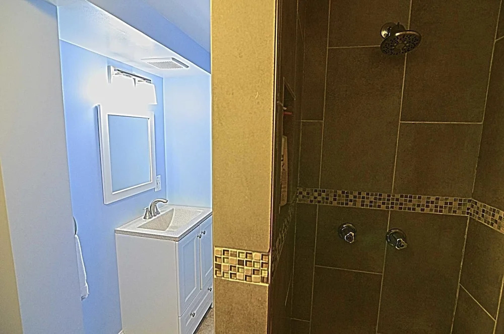 1717 Northwest Apartment #1030 - 2 Br Apts